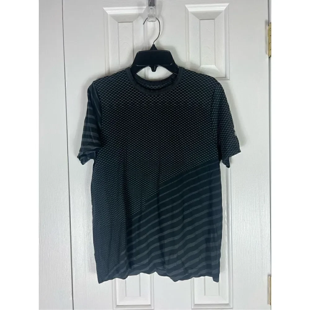 Underarmour Boys Heatgear Black Shirt Size YXL